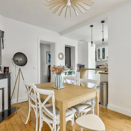 Cosy En Plein 11eme Arrondissement Lägenhet