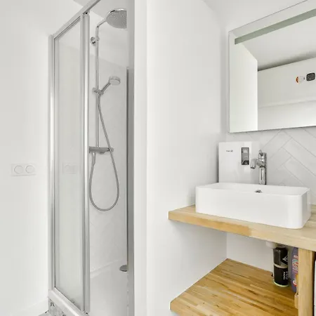 Cosy En Plein 11eme Arrondissement Lägenhet *